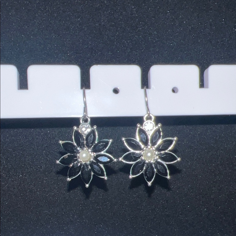 Elegant Silver Flower Earrings